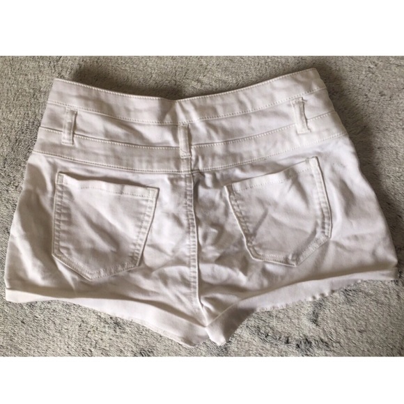 White High waisted shorts - Picture 3 of 4